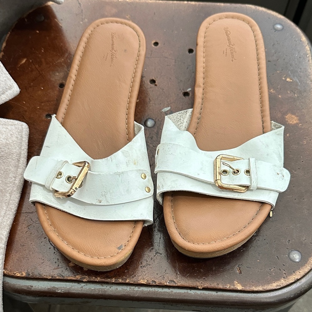 Universal Thread White Buckle Slide Sandals